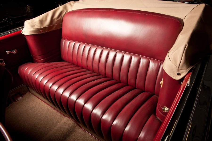  Cadillac Series 62 Convertible Coupe 1942 года  (фото 10 из 48)